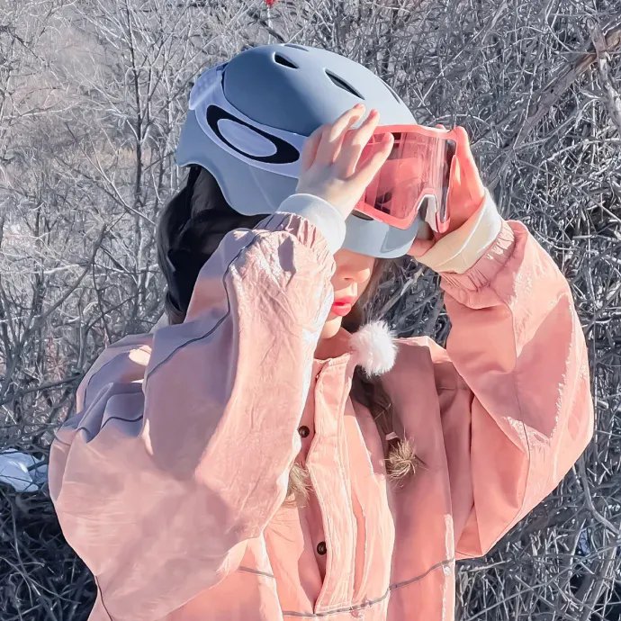 离婚后大少归来前妻双腿跪断了