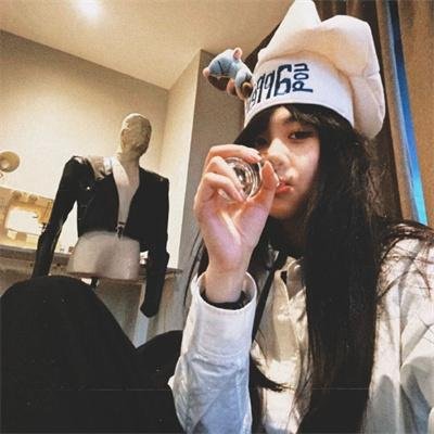 闪婚后顶流老公的马甲藏不住了